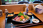 Sashimi-Platte im Restaurant