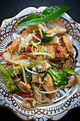 Thai noodles with chicken and broccoli