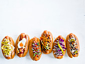 Sechs verschiedene Hotdogs
