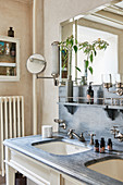 Classic, vintage-style washstand with twin sinks