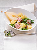 Green beans with bacon and pears