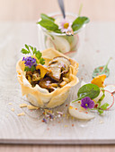 Open mushroom strudel with kohlrabi and spinach salad
