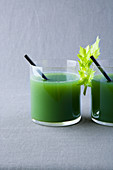 Celery and pear juice with tarragon