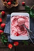 Vegan strawberry ice cream with fresh fruits