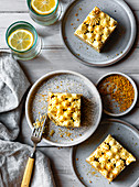 Zitronenblechkuchen mit Bienenpollen