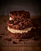 Chocolate-coconut cookies with mascarpone and maple syrup