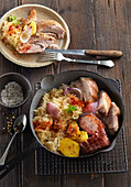 Sauerkraut mit Schweinefleisch und Kartoffeln ungarische Art