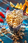Dreierlei Popcorn mit Orange, Chili und Erdnüssen
