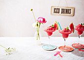 Slushies mit Wassermelonensorbet und Prosecco