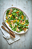 Spinatsalat mit gegrilltem Halloumi