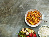 Bengalisches Kohlcurry mit Spitzkohl und Ingwer (Indien)
