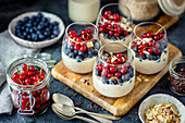 Overnight oatmeal with plant milk and fruits