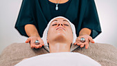 Face massage with Chinese meditation balls