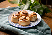 Cinnamon Roll Express - Step by step