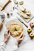 Galette, rustikale Torte mit Äpfeln