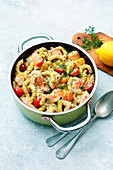 Spirelli mit Lachs, Fenchel und Pesto (One Pot Pasta)