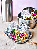 Gesunde Wraps mit Chipotle und Hähnchen in Lunchbox