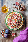 Fig tart with honey and nuts