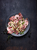 Wurstsalat aus Salami und Fleischwurst mit Appenzeller