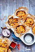 Spicy muffins with smoked tofu and red onions (vegan)