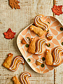 Spiced acorn biscuits