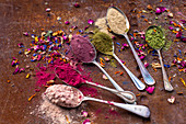 Natural food dyes for baking made from powderd edible petals