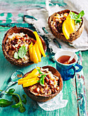 Breakfast Bowls mit Kokosnuss und Mango