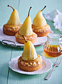 Pear cakes with almonds