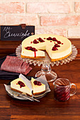 New York cheesecake with shortbread crust