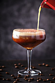 Kaffeecocktail mit geraspelter Schokolade