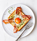 Toast with bacon and egg