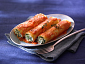 Cannelloni with a spinach and ricotta filling