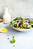 Heidelbeer-Fenchel-Salat mit gerösteten Ahornsirup-Samen und Kokos-Zitronen-Vinaigrette