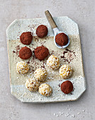 Energy Balls with hemp seeds and coconut