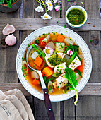Minestrone with chicken breast and pesto