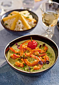 Green curry with prawns