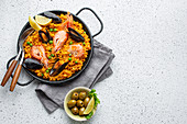 Spanische Paella mit Meeresfrüchten