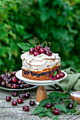 Cherry meringue cake