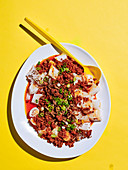 Spicy rice noodles with chicken