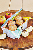 Low-carb apple muffins