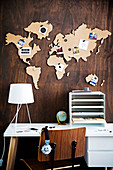 DIY-Pinnwand mit Weltkarte aus Korkplatte