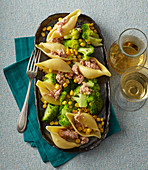 Pasta with tuna and broccoli