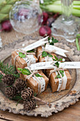 Small party favors with Christmas decorations