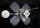 Lunar orbiter spacecraft