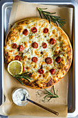 Mozzarella tomato pizza