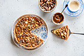 Caramel nut pie