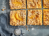 Quince cake with streusel