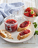Strawberry jam with ginger