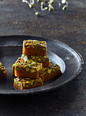 Toffee candies with pistacchios