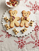 Small and large Cookies of nut bears